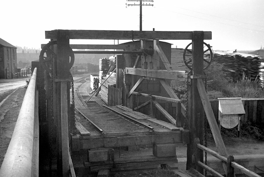 Robert Stephenson design lifting bridge over Grand Union Canal, West Bridge, Leicester and Swannington Railway.