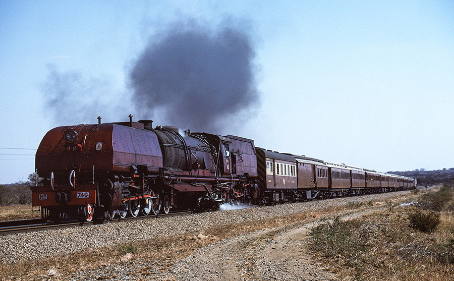 NRZ 'Garratt' locomotive 20A class 4-8-2+2-8-4 no. 740 'Ingwezi' between Bulawayo and Heany Junction, Zimbabwe