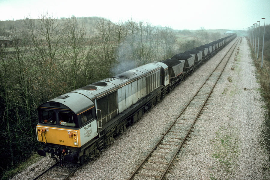 Class-58 locomotive on coal train leaving Asfordby Colliery