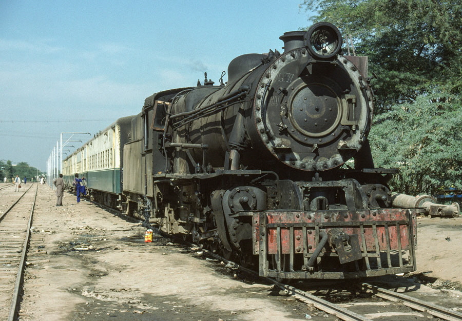 Oil fired, meter gauge, class YD 2-8-2 729 at Jhudo, Pakistan, with a train from Mirpur Khas