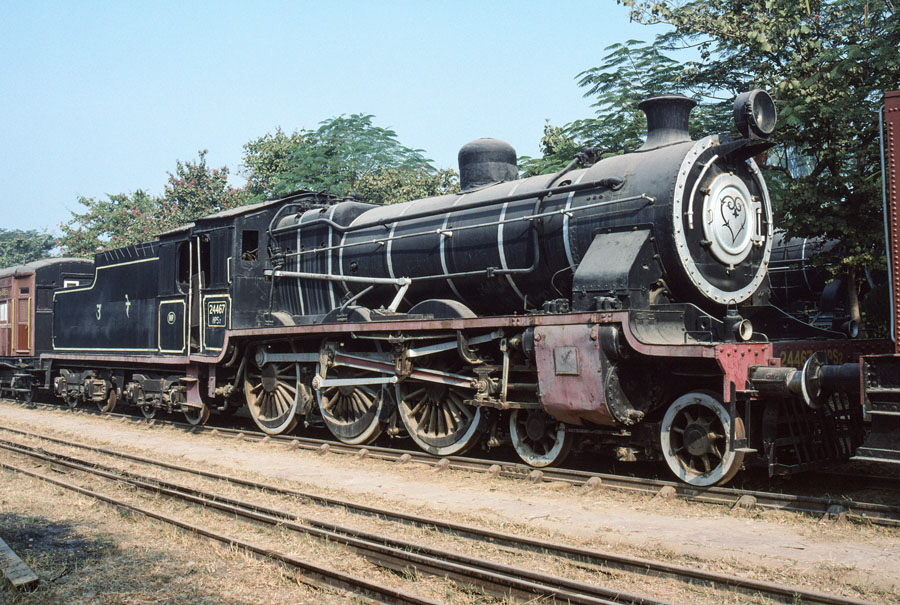 Broad gauge, class HPS/2 4-6-0 24467 at the National Railway Museum, Delhi, India
