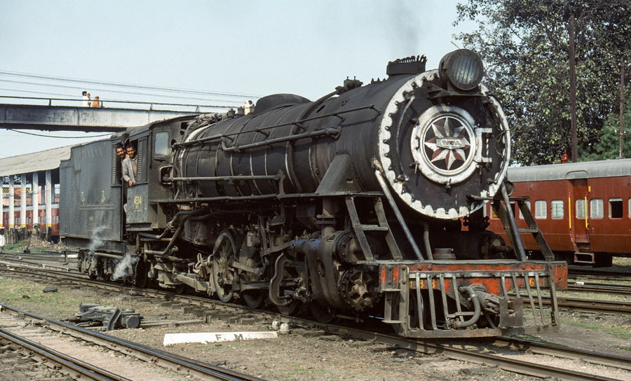 Metre gauge steam locomotive class YG 2-8-2 no. 4334 (built by Mitsubishi in 1956) at Samastipur, India, 29th December 1993